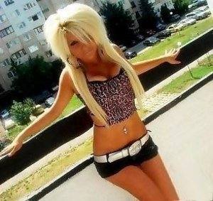 Lia, 27 from Washington | Older Men and Younger Women Dating