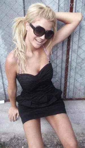 Meet Roxanne (27) from Michigan | No-Strings Adult Dating