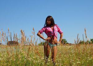 Chat with Julie (27) in Alberta | Casual Dating Profile