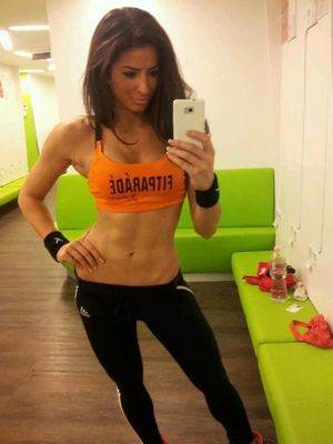 Dara, age 22, profile photo from Vancouver, BCO