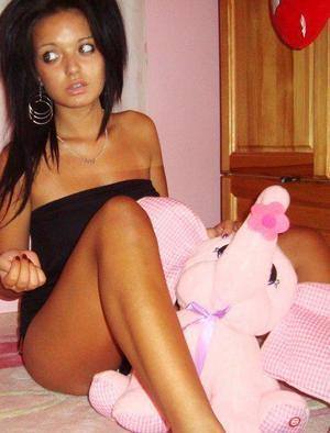 Meet Makenna (19) from North Carolina | Explicit Casual Dating