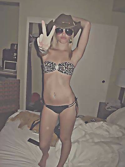 Aimee (24) in Ontario | Direct Adult Encounters