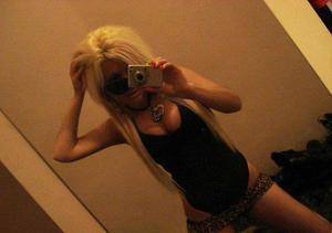 Noemi, 27, profile image for Toronto, ONT dating page