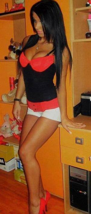 Meet Ericka (18) from Wisconsin | Explicit Casual Dating