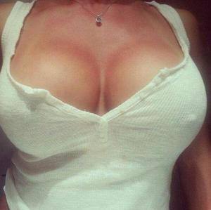Meet Sally (28) from Ontario | Explicit Casual Dating