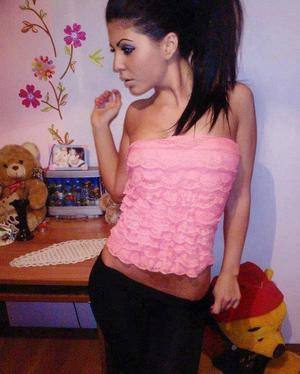 Riya, 28, profile image for Fallbrook, CA dating page