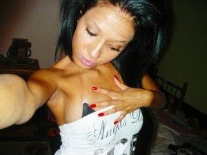 Meet Rhiannon (23) from North Carolina | Explicit Casual Dating