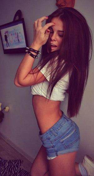 Josephine (19) in New York, adult profile photo