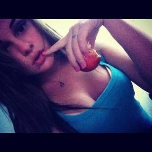 Meet Breann (21) from Florida | Explicit Casual Dating
