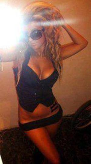 Meet Alexandrea (22) from Quebec | Explicit Casual Dating
