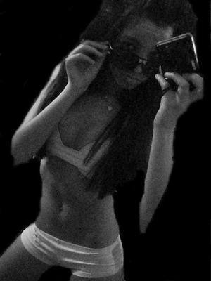 Meet Leslie (28) from Washington | Explicit Casual Dating