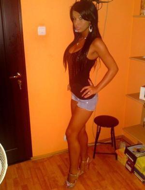Yuridia is a cheater looking for a guy like you!