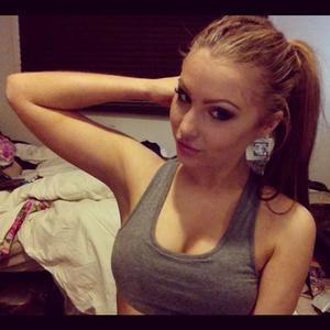 Estrella from Missouri is looking for adult webcam chat