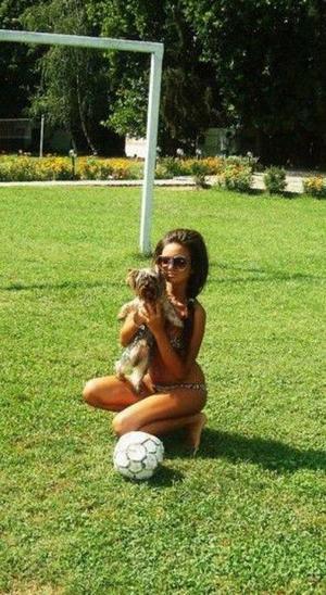 Escorts like Cindy are down to fuck you now!