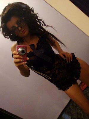 Kasey from Massachusetts is interested in nsa sex with a nice, young man