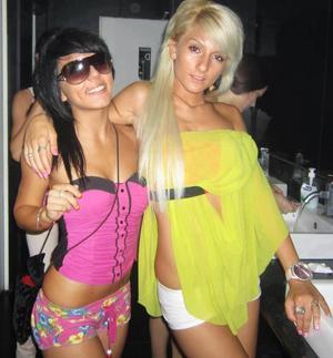 Chandra from California is looking for adult webcam chat