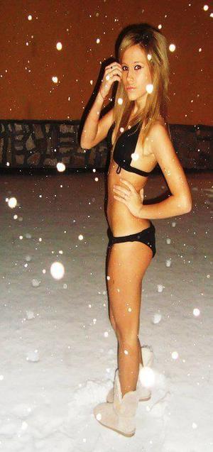 Justina from North Carolina is looking for adult webcam chat