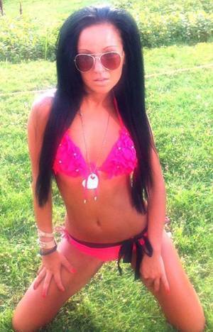 Antonette from Delaware is looking for adult webcam chat