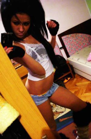 Ivonne from Alaska is looking for adult webcam chat