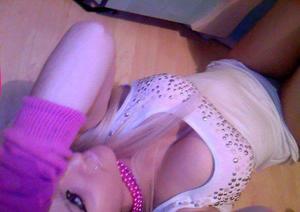 Looking for girls down to fuck? Aisha from Ontario is your girl