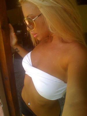 Looking for local cheaters? Take Raquel from Florida home with you