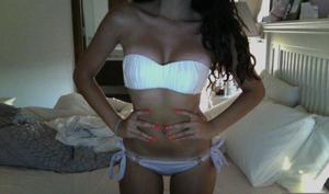 Sanaa from Wisconsin is looking for adult webcam chat