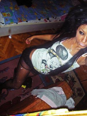 Bernadine from Mississippi is looking for adult webcam chat