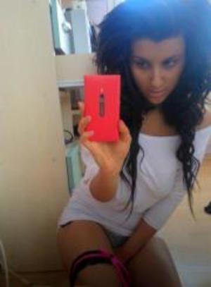 Camilla from District Of Columbia is looking for adult webcam chat