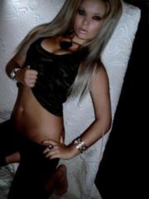 Leslie from Florida is interested in nsa sex with a nice, young man