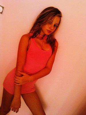 Eleanor from Massachusetts is looking for adult webcam chat