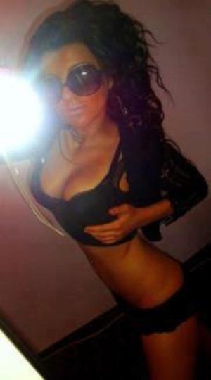 Escorts like Maryam are down to fuck you now!