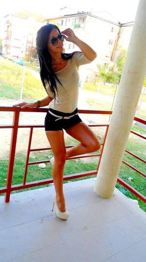 Simone is a cheater looking for a guy like you!