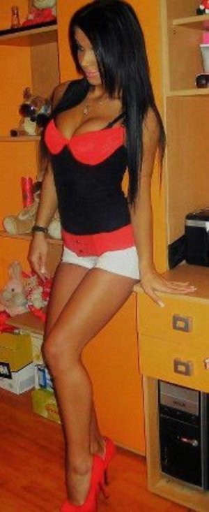 Looking for local cheaters? Take Lylah from Texas home with you