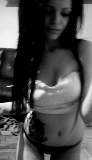 Looking for girls down to fuck? Mariam from Oregon is your girl