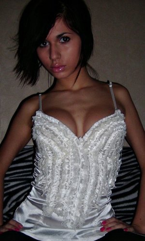 Alexis from Oregon is interested in nsa sex with a nice, young man