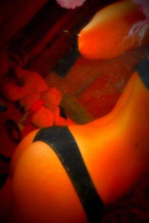 Meet local singles like Genevieve from Missouri who want to fuck tonight