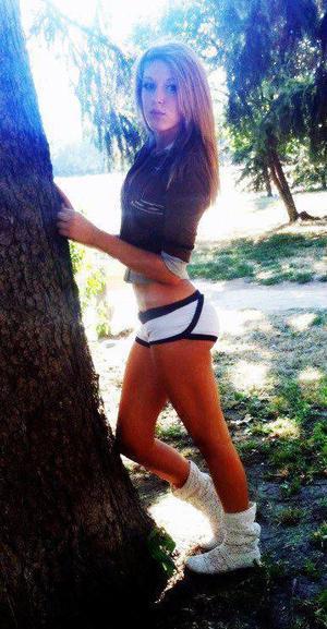 Anika from Ohio is looking for adult webcam chat