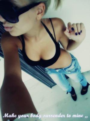 Alexia from North Carolina is looking for adult webcam chat