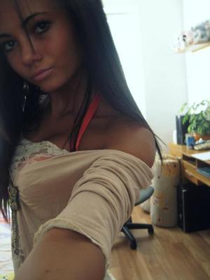 Looking for local cheaters? Take Julissa from Virginia home with you