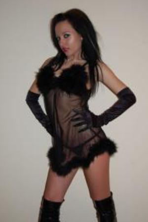 Looking for local cheaters? Take Janelle from Texas home with you
