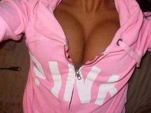 Chantelle from Maryland is looking for adult webcam chat
