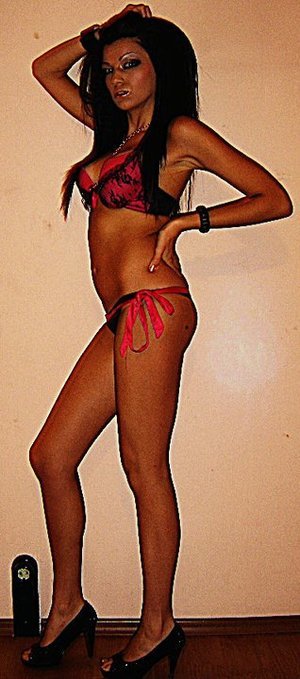 Aria from Indiana is looking for adult webcam chat
