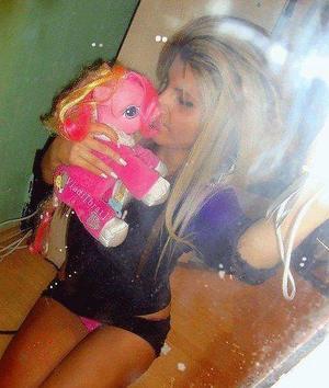 Alissa from Texas is interested in nsa sex with a nice, young man