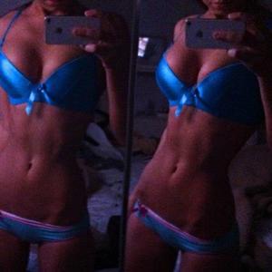 Scarlett from Virginia is looking for adult webcam chat