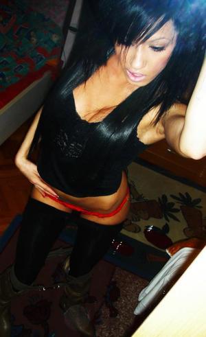 Looking for local cheaters? Take Victoria from Minnesota home with you